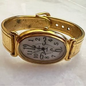 ✔️ Rare Collezio Gold Oval Bracelet Watch